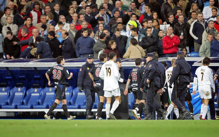 是个有些尴 是个有些尴