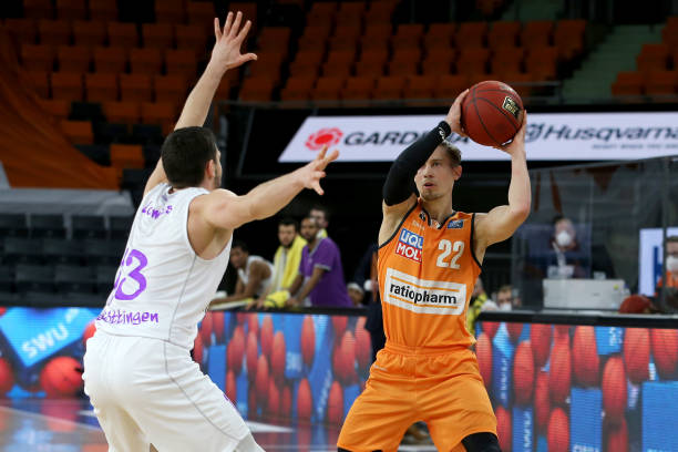 一位此前名 一位此前名